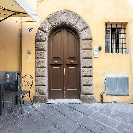 Casa San Paolino Dentro Le Muraelegant Flat Wifi E Selfcheckin Apartment Lucca