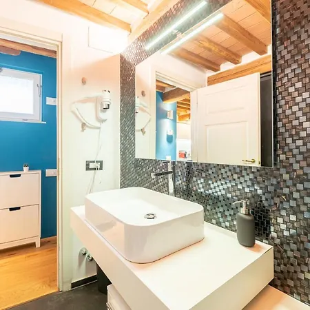 Casa San Paolino Dentro Le Muraelegant Flat Wifi E Selfcheckin